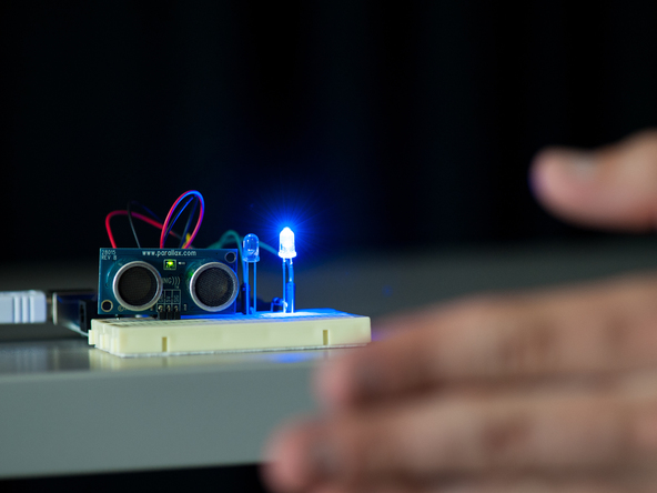 Arduinoと超音波距離センサを使いLEDを光らせるBasicなプロジェクト