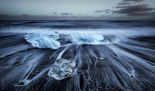 凍り付くほどに美しい、、、ターコイズブルーに輝く氷の海【アイスランド】