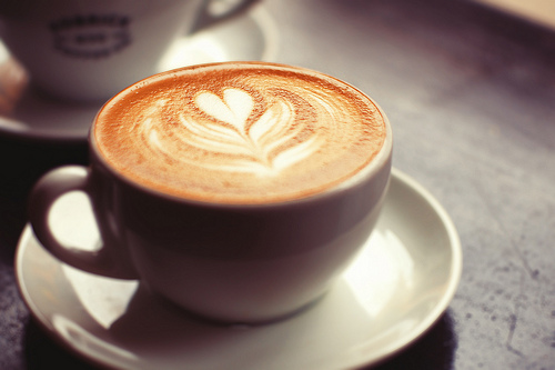 コーヒー豆の個性をそのままカップに伝えられる「エアロプレス抽出」とは