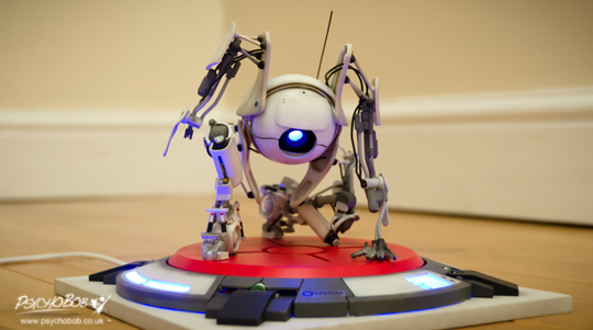 3Dプリンターで作られた超未来なロボットフィギュア『Atlas co-op bot』
