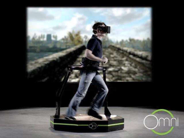 ゲームしながら痩せれそう。ルームランナー型の仮想現実ゲームデバイス『Omni（オムニ）』