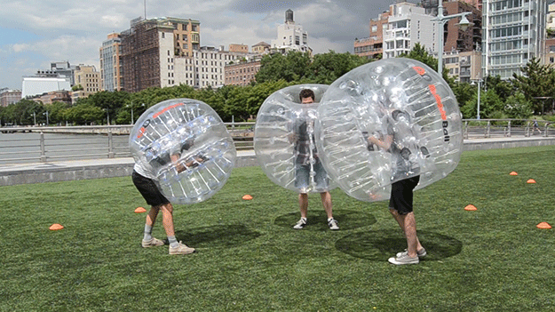 これは面白そう！風船の鎧に身を包んで戦う新しい球技『バブルボール』