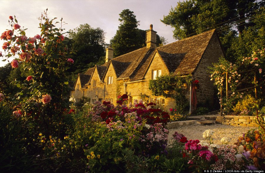 まるで映画のワンシーン！英国で最も古風で美しい村「バイブリー」