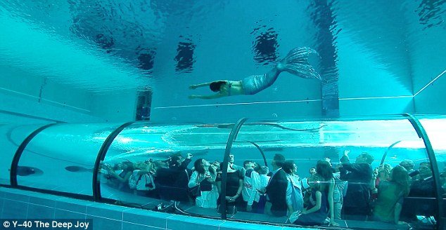 怖すぎる、、、水深40メートル、世界一「深い」プールが誕生