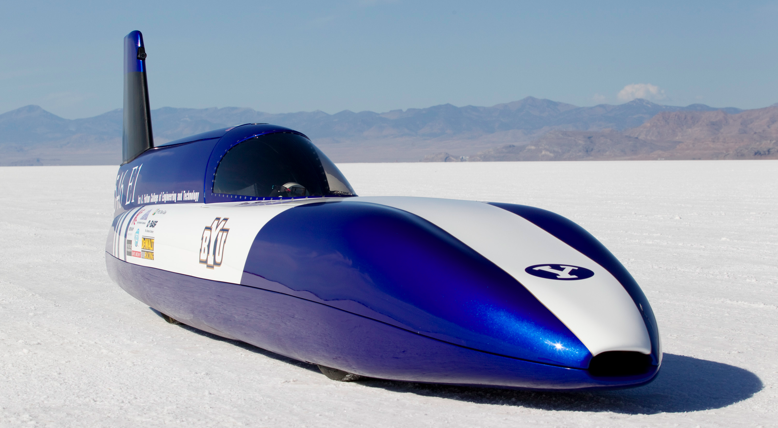 大学生が作った電気自動車、時速322km超で走行し世界最速記録を達成