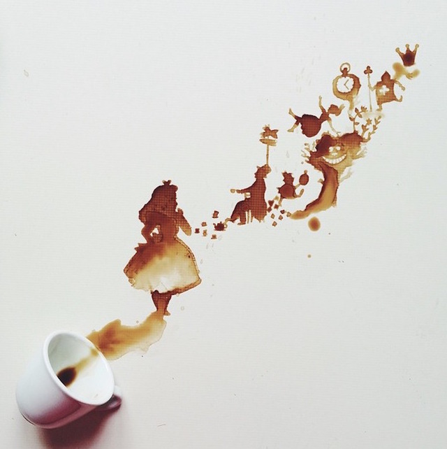 こぼしたコーヒーで描く「染みアート」がファンタジックで素敵すぎる