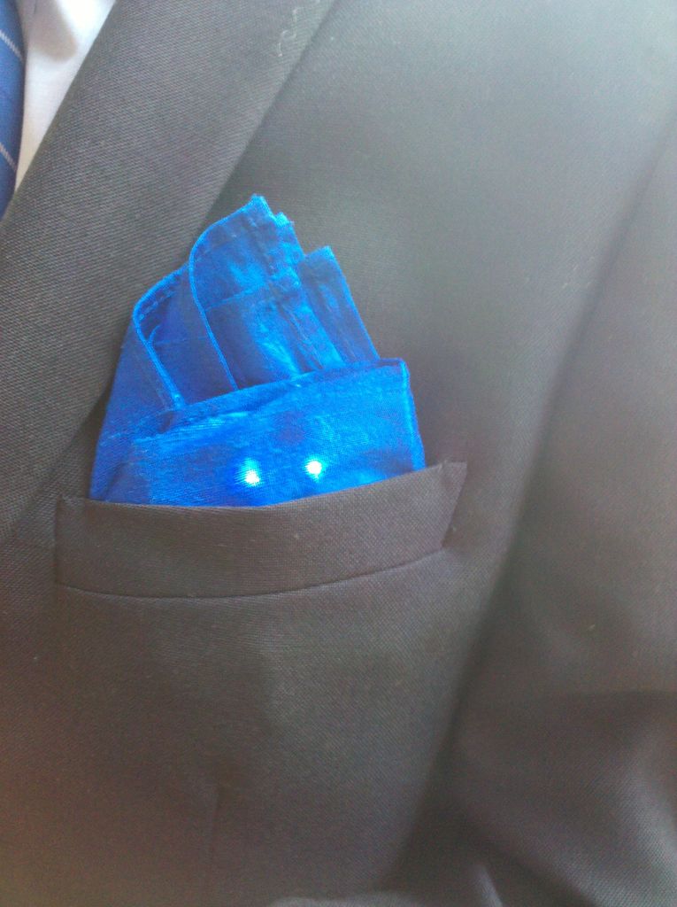 LilyPad ArduinoとXBeeを使った光るポケットチーフの作り方