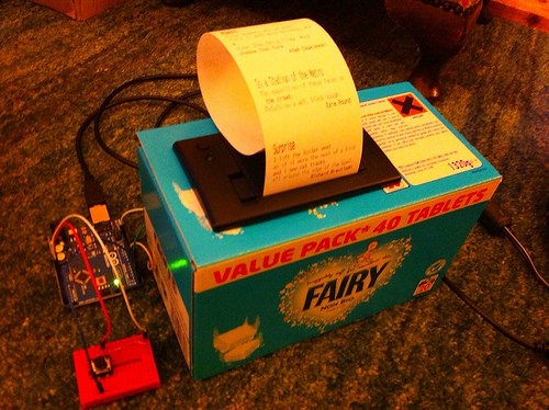 Arduinoとサーマルプリンターを繋げて「詩」を印刷する『Little Box of Poems』