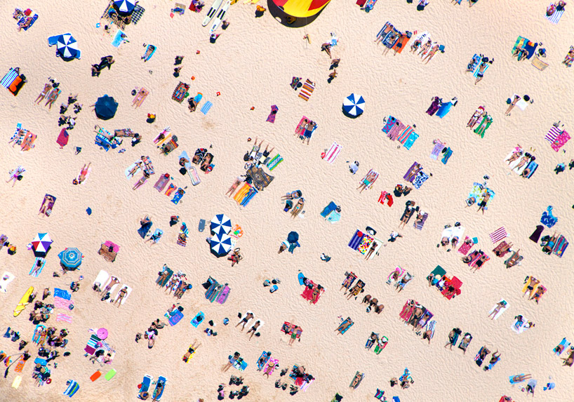 世界のビーチを上空から撮影した色鮮やかな写真たち
