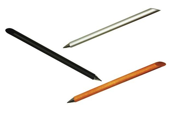 インク一切不要！すり減らないし折れない、永久に書き続けられる魔法のペン『Beta Inkless Pen』