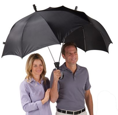 ひとときも離れたくないカップル専用の相合い傘『Two Person Umbrella』