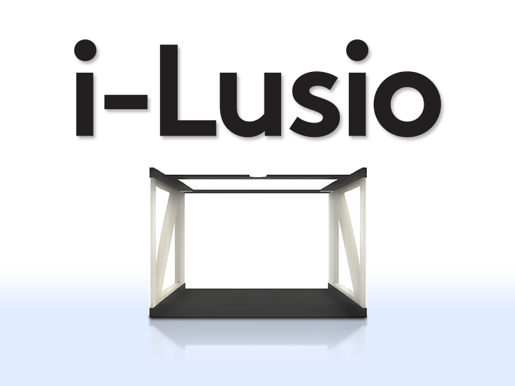 タブレット端末をセットするだけで3Dホログラムを映し出せる魔法のボックス『i-Lusio』
