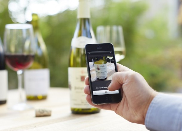 写真を撮るだけでワインを特定し、評価やコメントをつけて友達とシェアできるアプリ『Delectable』