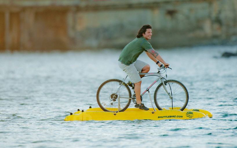 自転車で水上を走行可能にする『baycycle』