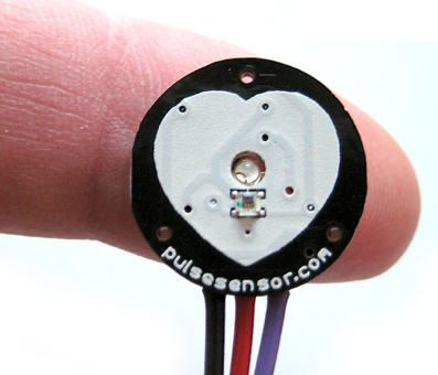 Arduinoと接続できる高機能なパルスセンサー『Pulse Sensor Amped』がリリース！