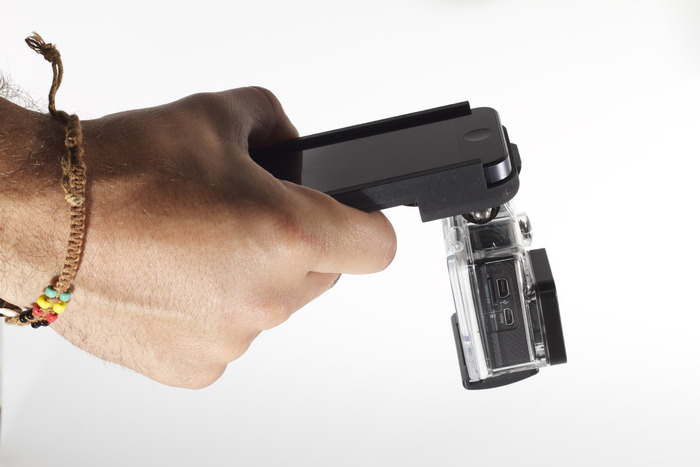 “GoPro”を装着できるiPhoneケース『GoPhone』